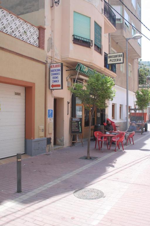 Hostal Juventus Portbou Εξωτερικό φωτογραφία