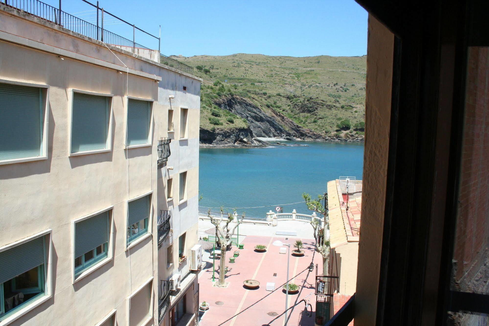 Hostal Juventus Portbou Εξωτερικό φωτογραφία
