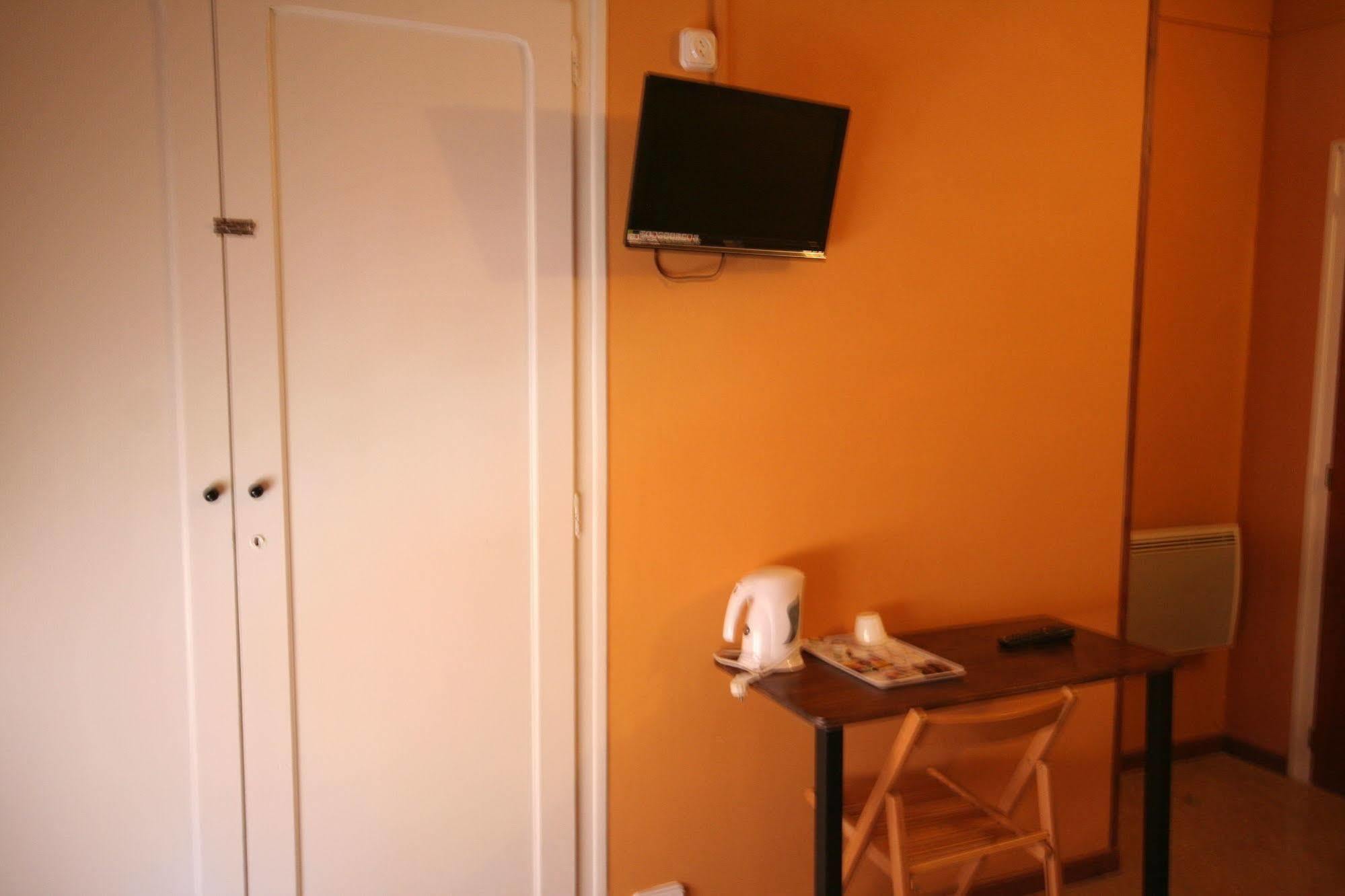 Hostal Juventus Portbou Εξωτερικό φωτογραφία