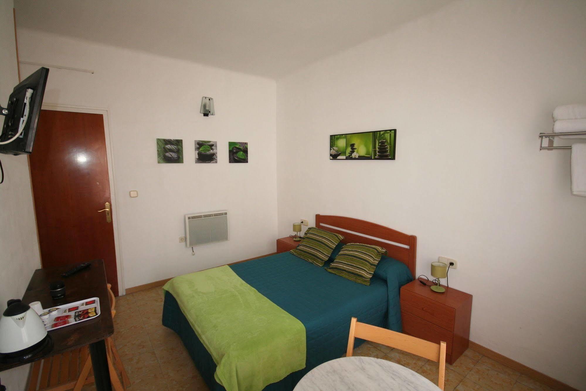Hostal Juventus Portbou Εξωτερικό φωτογραφία