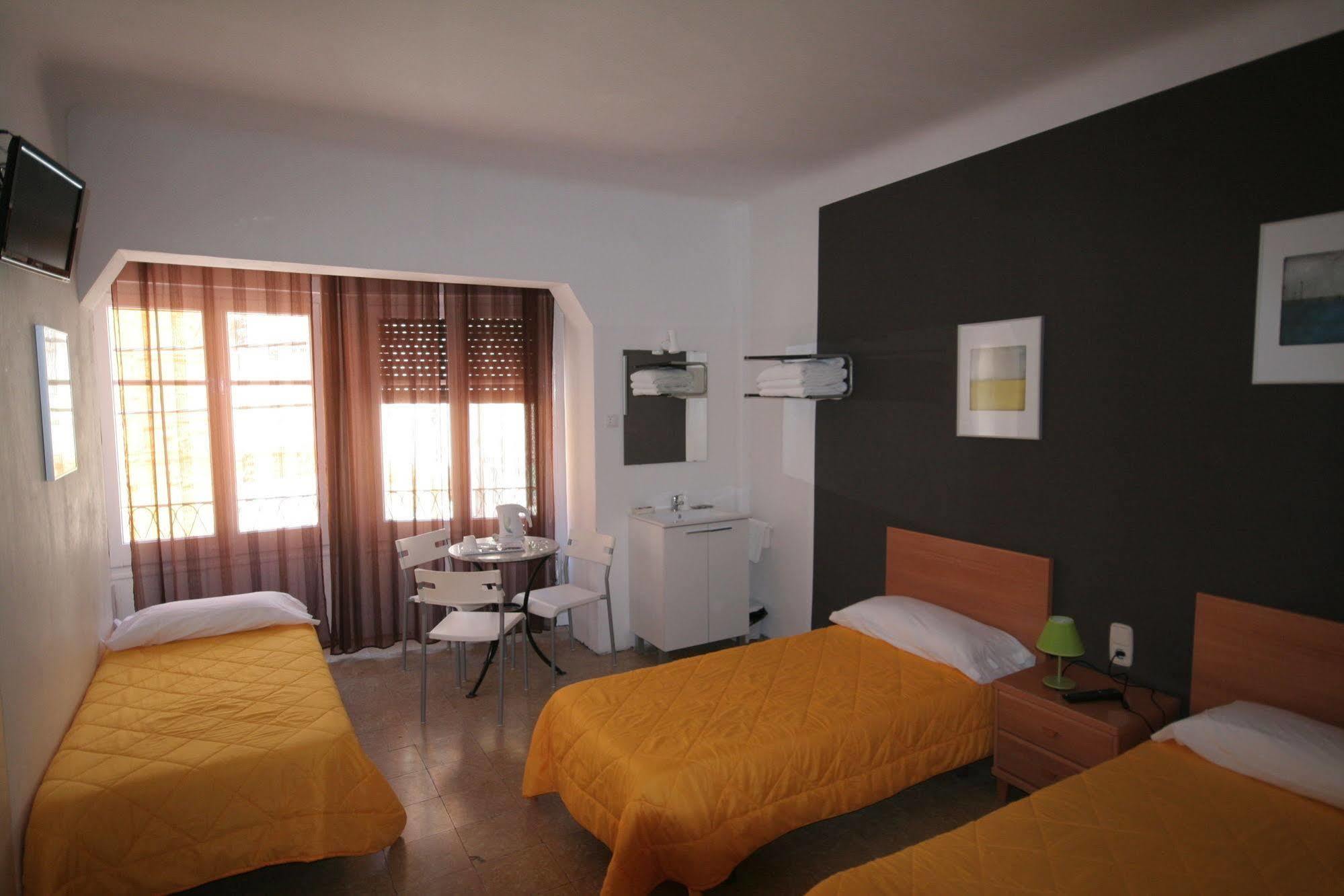 Hostal Juventus Portbou Εξωτερικό φωτογραφία