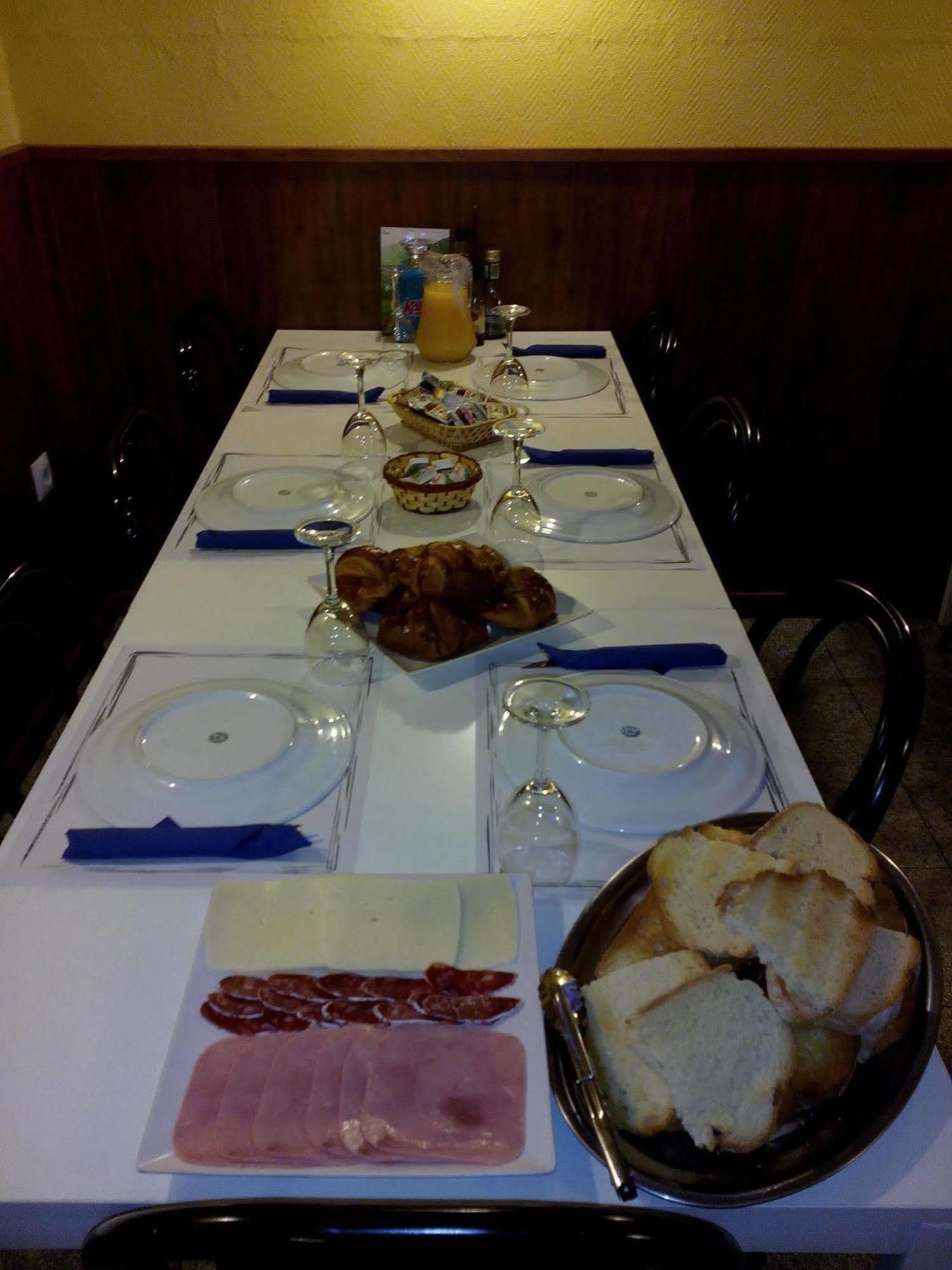 Hostal Juventus Portbou Εξωτερικό φωτογραφία