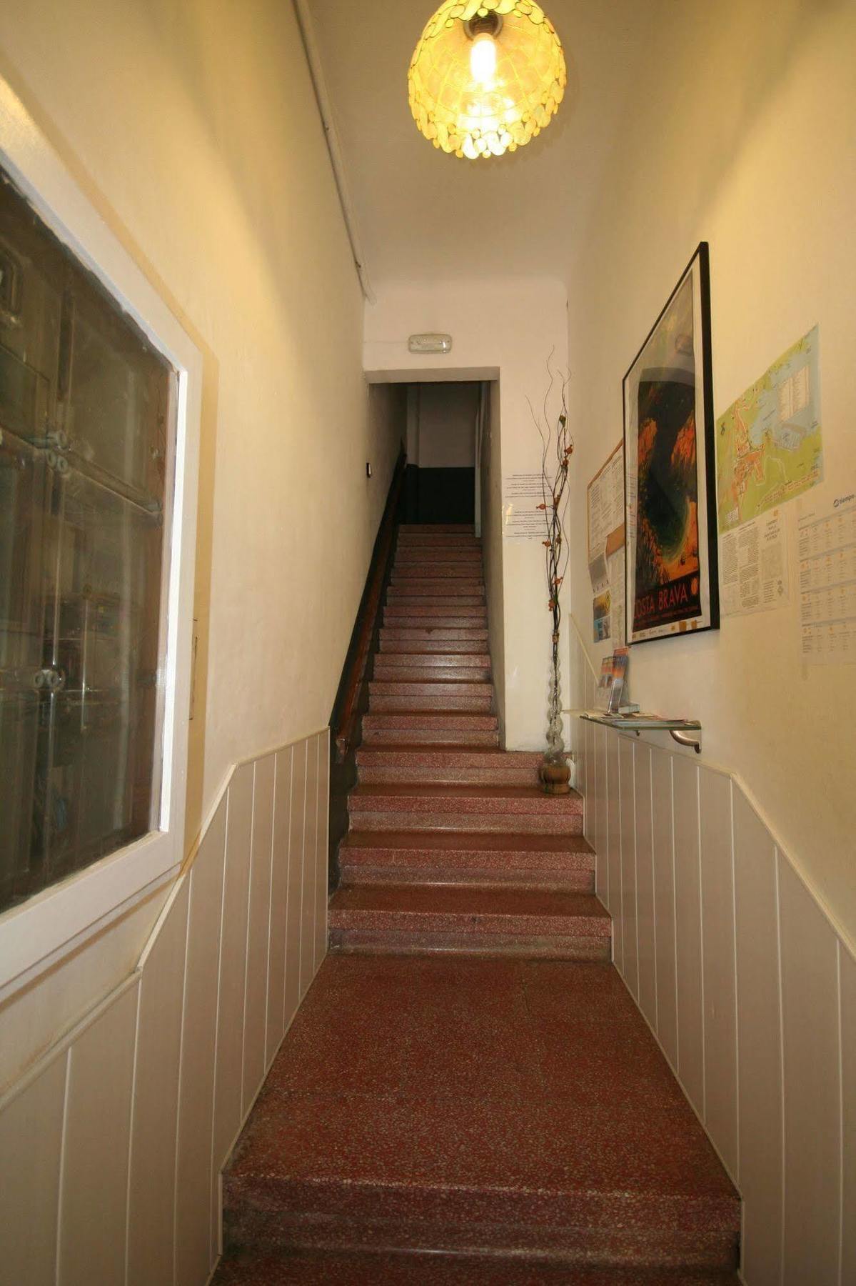 Hostal Juventus Portbou Εξωτερικό φωτογραφία